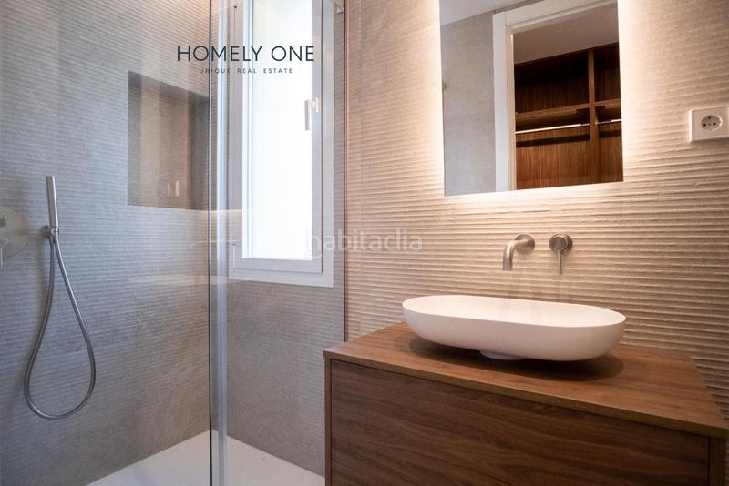 Foto 07a9a61e-4bb5-4c97-b27a-d916a1192440. Piso maravillosa vivienda totalmente exterior con 10 huecos a la calle 6 balcones en Madrid