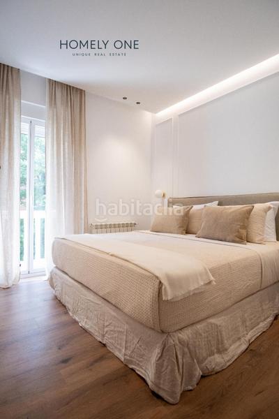 Foto 26afb7f5-bd52-4aa1-a6fe-49c4698553e0. Piso maravillosa vivienda totalmente exterior con 10 huecos a la calle 6 balcones en Madrid
