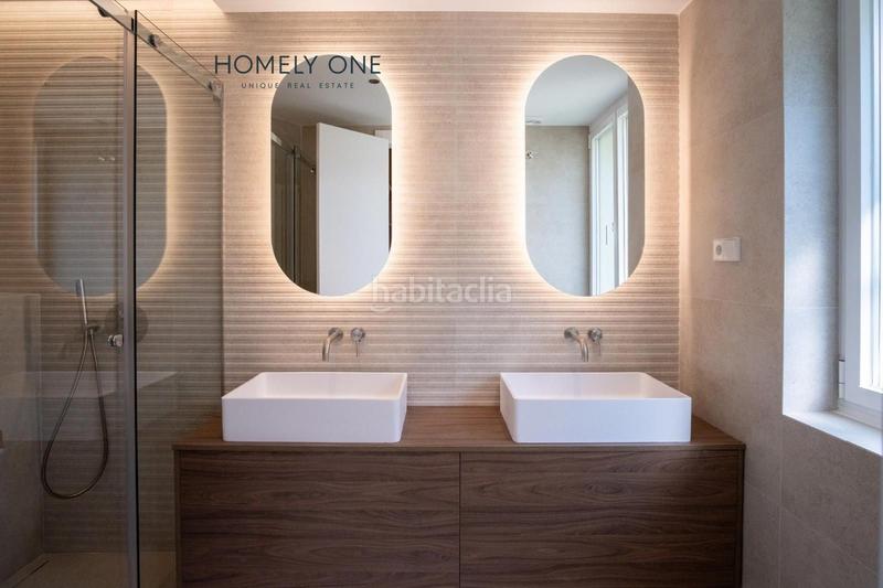 Foto a4673c92-d28b-4b6c-af1b-7ff1cff45dbd. Piso maravillosa vivienda totalmente exterior con 10 huecos a la calle 6 balcones en Madrid