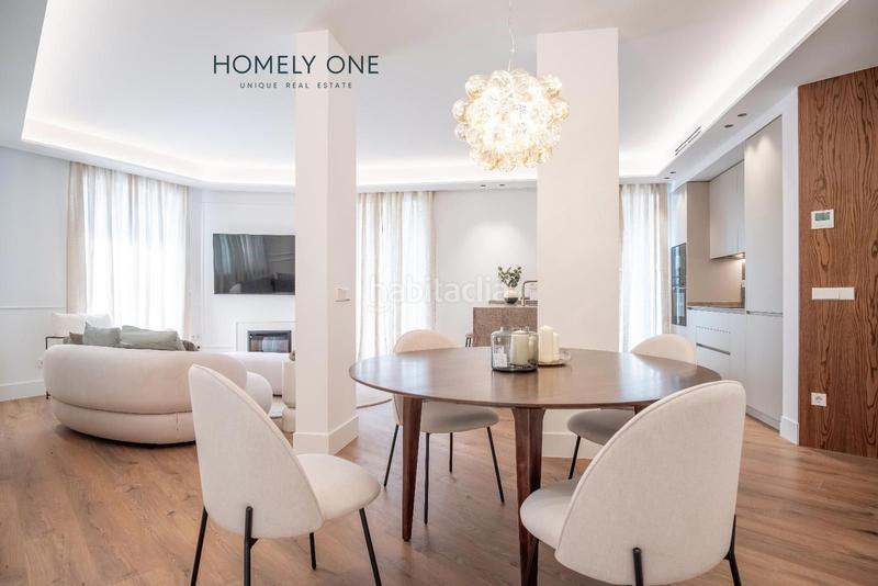 Foto f4e611e7-7feb-4c4a-90aa-d46ef665816f. Piso maravillosa vivienda totalmente exterior con 10 huecos a la calle 6 balcones en Madrid