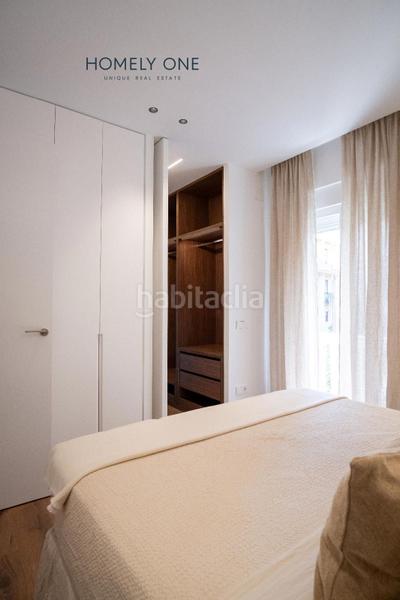 Foto 4cf0109e-04fe-4667-afcc-1a02470a8c21. Piso maravillosa vivienda totalmente exterior con 12 huecos a la calle en Madrid