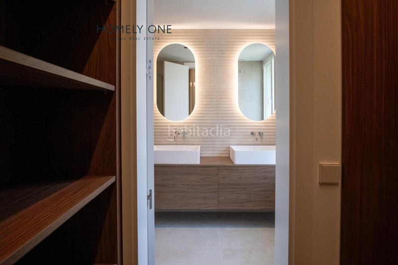 Foto 7c2b6e68-8c3c-4b09-98b1-78f07b0e35ea. Piso maravillosa vivienda totalmente exterior con 12 huecos a la calle en Madrid