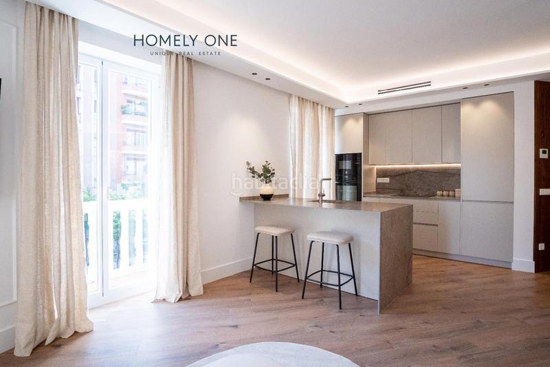 Foto aadf7e0e-ec3e-4f40-a3c0-18a14ade64b4. Piso maravillosa vivienda totalmente exterior con 12 huecos a la calle en Madrid