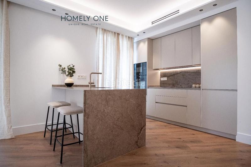 Foto d24a151e-ab03-4242-b317-7ae9d8b69ec3. Piso maravillosa vivienda totalmente exterior con 12 huecos a la calle en Madrid