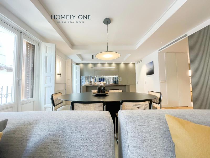 Foto f0072167-124c-46b7-b9a5-c4dc9457f5bf. Alquiler piso residencia de lujo con 8 balcones y acabados exclusivos en el barrio de justicia en Madrid