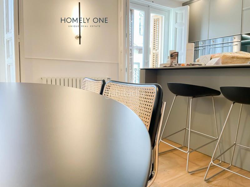 Foto f40492aa-30ab-4b6f-84ef-eeadc15c3c1f. Alquiler piso residencia de lujo con 8 balcones y acabados exclusivos en el barrio de justicia en Madrid