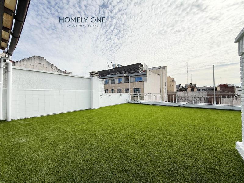 Foto f5e2e684-3b2d-4979-aa76-f9249c1c1e26. Àtic amb calefacció aparcament a Jerónimos Madrid