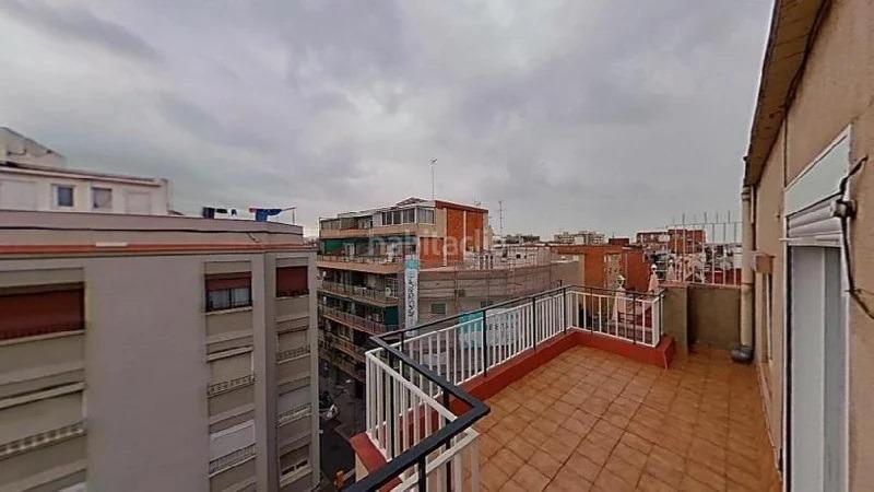 Foto 3f8cfdbd-4ea6-4b3f-9bf8-8bce9b96c874. Piso  en venta en calle argullos alquilado hasta 112029 en Barcelona