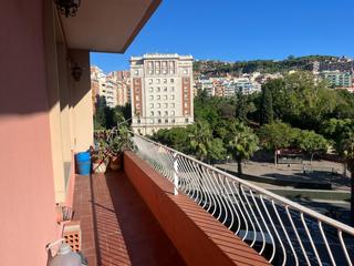 Pis  D'alfons 'el savi'. Piso alto con vistas panorámicas para reformar en plaza alfons x