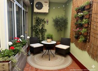 Piso en El Camp d´en Grassot i Gràcia Nova. Encantador piso con terraza íntima en gracia nova