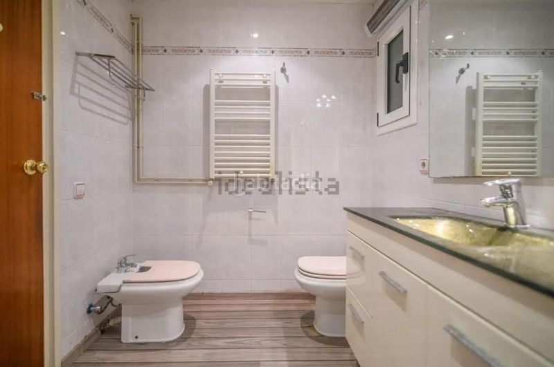 Foto c510547b-9a5b-46a5-ba36-23629557c2f7. Pis a Sant Antoni Barcelona