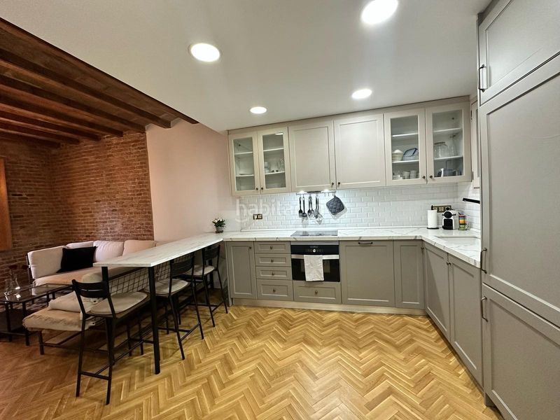 Foto e596cfc0-6aec-4432-8d86-c4b307e2af4f. Piso  ciutat vella el Raval en Raval Barcelona