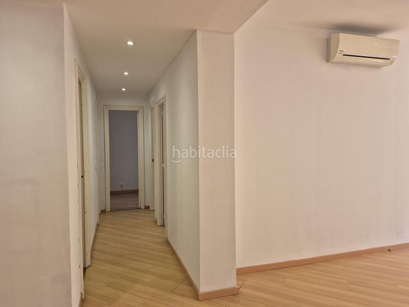 Foto b8b054f5-fa76-43f0-b1ab-6bb7098470bf. Pis amb calefacció a Vila de Gràcia Barcelona