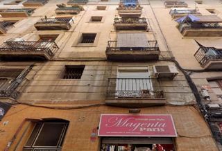 Etagenwohnung  Carrer de joaquim costa. Piso en venta en calle joaquin costa
