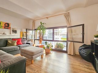 Erdgeschoss  Carrer del clot. Calle del clot sant mart�  el clot