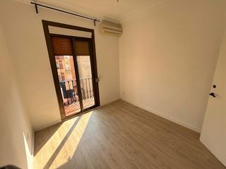Etagenwohnung  Passeig del comte de barcelona joan de borb�. Tranquilidad y luz a pasos del mar! piso reformado con ascensor