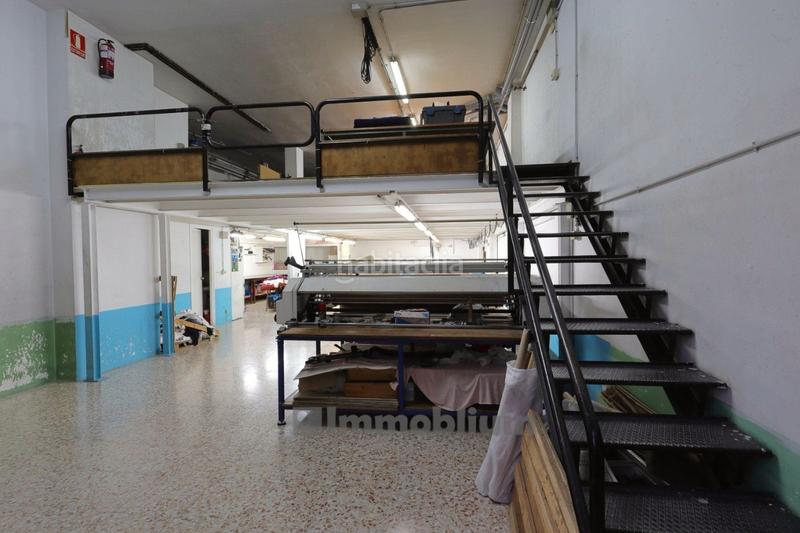 Foto 8d2444dd-c4f1-4239-b0ff-ac5aeb1b88f7. Alquiler local comercial con altillo en Centre Mataró