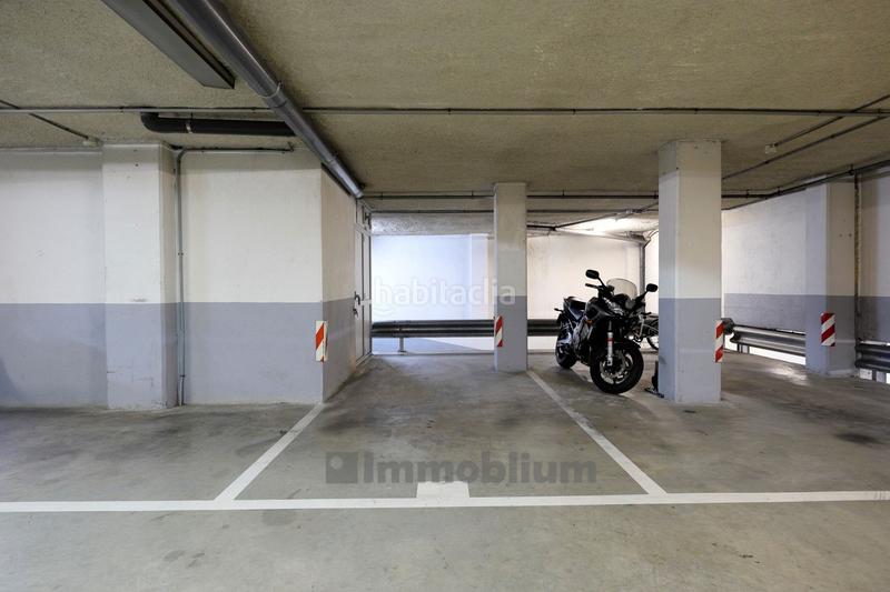 Foto 573f7dcd-967e-4a92-bb63-6a839828366f. Aparcament cotxe a Via Europa - Parc Central Mataró