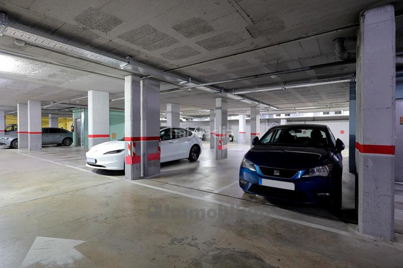 Foto d9706a75-3824-49cb-a44e-71fdf65c350f. Parking coche grande con buen acceso en Via Europa - Parc Central Mataró