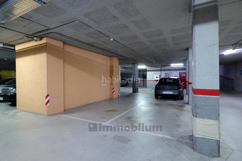 Foto 108ac433-f43b-467f-a833-6842a3e0e977. Parking coche grande con buen acceso en Via Europa - Parc Central Mataró
