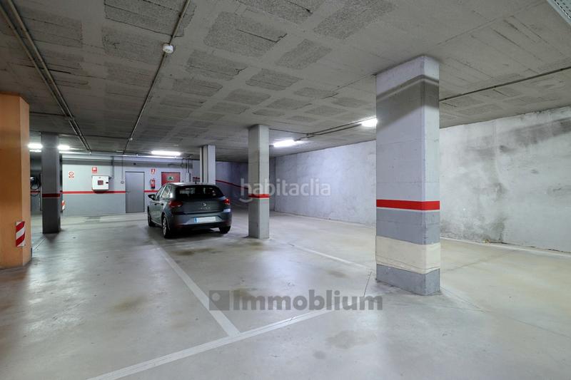 Foto af1fd5c9-c8aa-4d5b-b587-0968689320b8. Parking coche grande con buen acceso en Via Europa - Parc Central Mataró