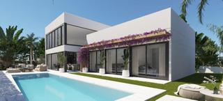 Casa a Valle Romano Golf. Moderna villa de obra nueva junto a un campo de golf en estepona