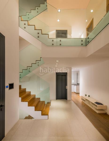 Foto 4b401d59-8030-43d0-8e63-37012ac3d9a4. Casa villa en primera línea de playa en venta en Costabella en Marbella