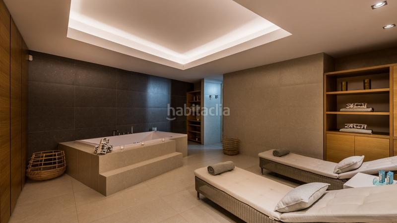 Foto 6bc0a221-98ce-4ed6-9a80-633b2b854e86. Casa villa en primera línea de playa en venta en Costabella en Marbella