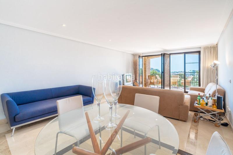 Foto 5b7198d6-3e32-443e-8556-3cb56a39f358. Apartamento  planta media en los arqueros en Benahavís