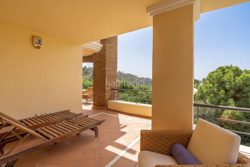 Foto b0c84cda-16e2-4065-811c-611913e33213. Apartamento  planta media en los arqueros en Benahavís