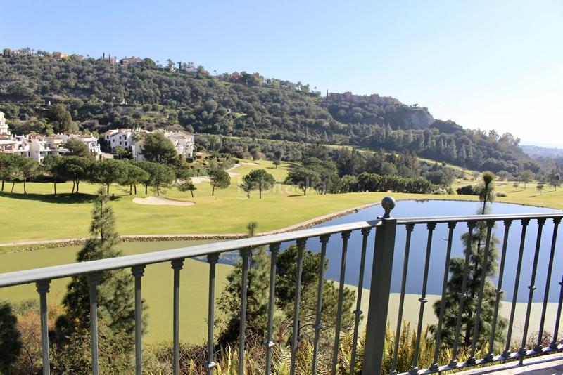 Foto 1c2a43fc-9946-4f0f-b084-1903e964ebcc. Casa villa de lujo en primera línea de golf en los arqueros en Benahavís