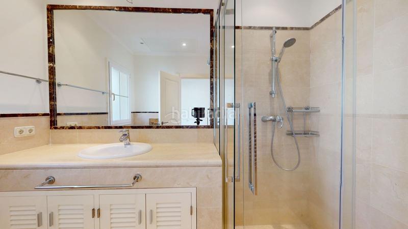 Foto 5ad99051-d1c7-4b91-8309-2d879008c093. Casa villa de lujo en primera línea de golf en los arqueros en Benahavís