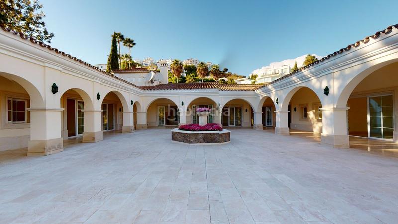 Foto 9a7aa99a-a7db-46dd-bfa4-78db866eec5c. Casa villa de lujo en primera línea de golf en los arqueros en Benahavís