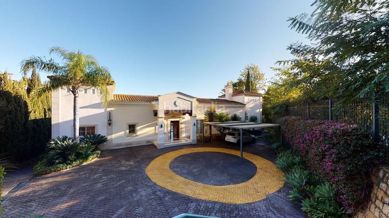 Foto ea689ed8-b163-4ac2-8d40-218bc975e91c. Casa villa de lujo en primera línea de golf en los arqueros en Benahavís