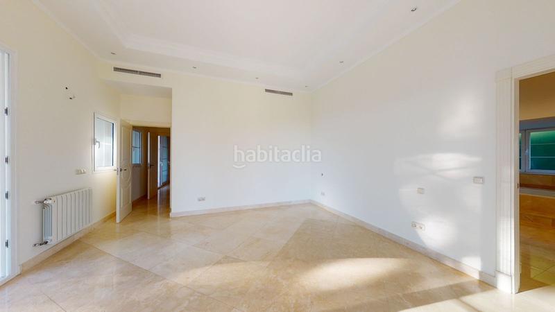Foto f9969bc1-f48b-411a-bfad-cd5b2b7d618f. Casa villa de lujo en primera línea de golf en los arqueros en Benahavís