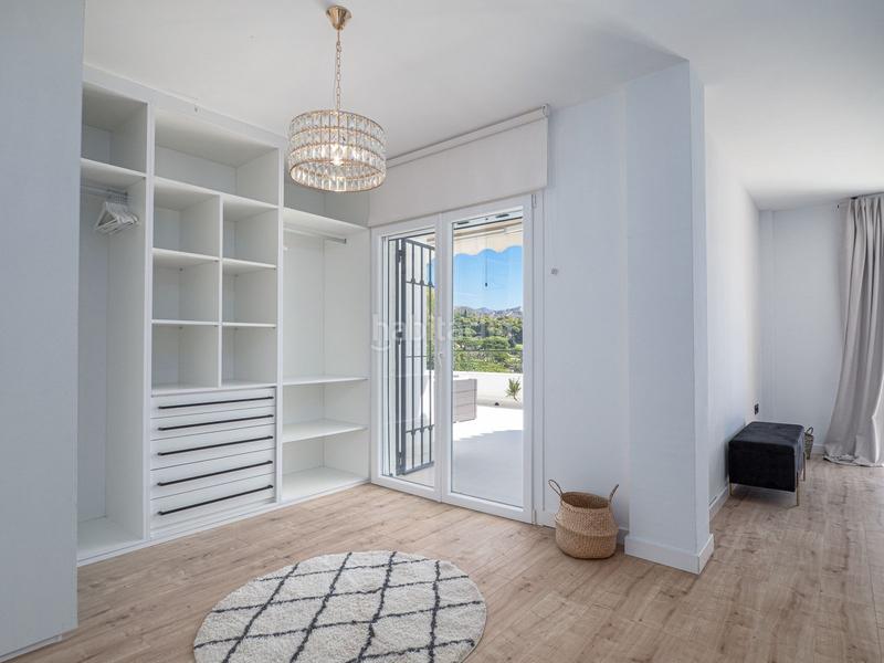Foto b25d0dd6-764d-4bba-8d64-de2b8e16a4cd. Casa chalet independiente en Río Real en venta en Marbella