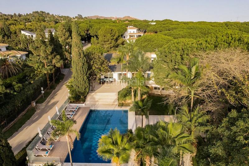 Foto 2c8c33e7-e8b7-4fda-ba66-15f4f0251636. Casa villa de 7 habitaciones en venta en Hacienda Las Chapas en Marbella
