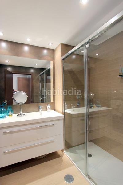 Foto 3440a84a-f632-490a-ab8d-e66adca48fd8. Apartamento  planta media en los arqueros en Benahavís