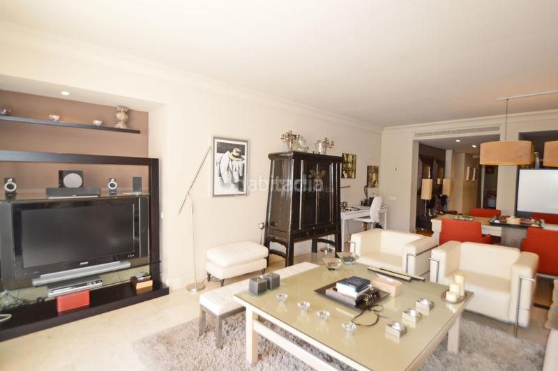 Foto 31a512bb-bd4c-4617-89e5-c4f178e9064a. Apartamento magnificent apartment located in a luxurious urbanization within the Río Real golf course, east. excellent location, just en Marbella
