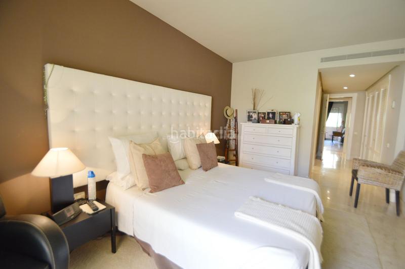 Foto 585a8947-5423-4441-9caf-d82d0b2620ea. Apartamento magnificent apartment located in a luxurious urbanization within the Río Real golf course, east. excellent location, just en Marbella