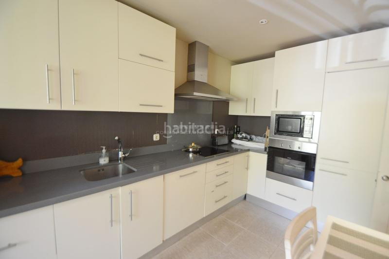 Foto 807806ea-96c2-4890-90c0-d1a86b61495f. Apartamento magnificent apartment located in a luxurious urbanization within the Río Real golf course, east. excellent location, just en Marbella