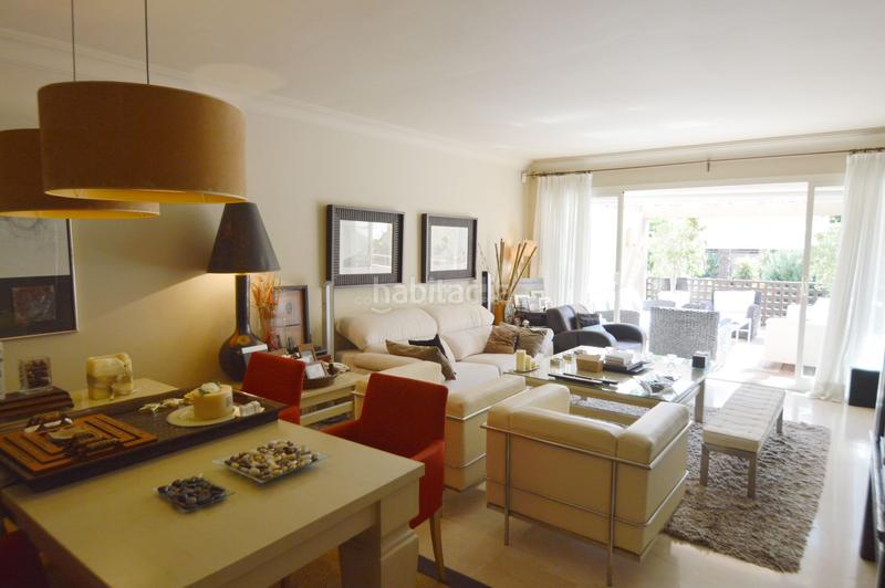 Foto 97271a98-13db-4851-b2b4-fc968599d0d9. Apartamento magnificent apartment located in a luxurious urbanization within the Río Real golf course, east. excellent location, just en Marbella