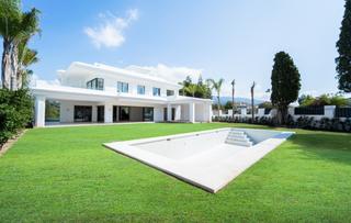 Maison à N/a. Belleza, elegancia y confort caracterizan estas villas orientada