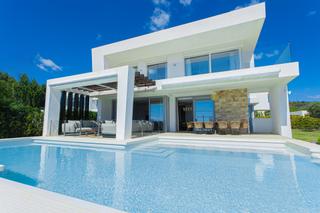 Casa a Elviria. Ubicado en el corazón de marbella este y con vistas a impresiona