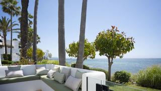 Apartament a Puente Romano. Apartamento de lujo con vistas excepcionales al mar en puente ro