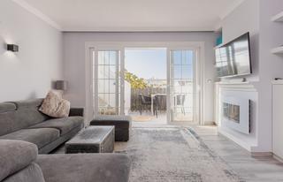 Casa adossada a Nueva Andalucía centro. Fantástica casa adosada en muy buen estado y en una urbanización