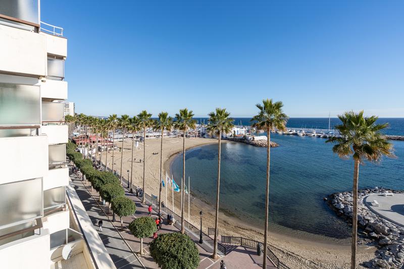 Foto 8854c5ad-90a1-4359-91ca-43e064dbe06f. Estudio  en primera línea de playa ideal como inversión en Marbella