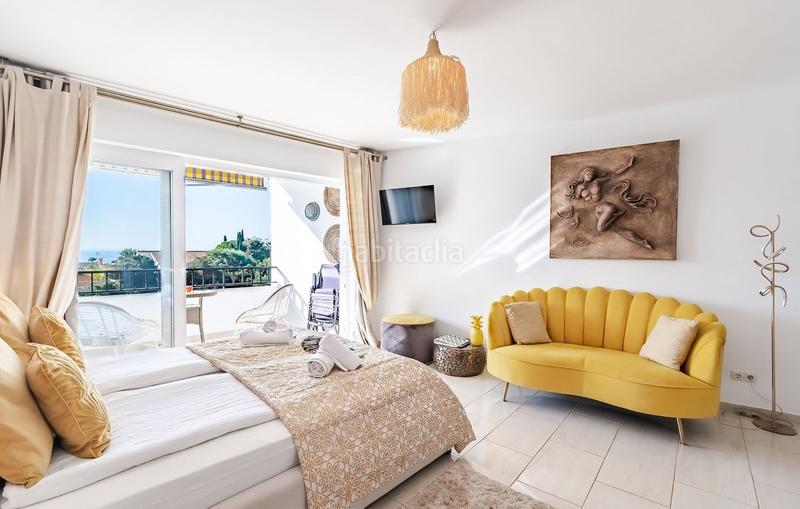 Foto f2c85aa2-8dd3-4079-b256-f2ad42ce1fa4. Estudio  con vistas al mar y a poca distancia de la playa, en marbesa en Marbella