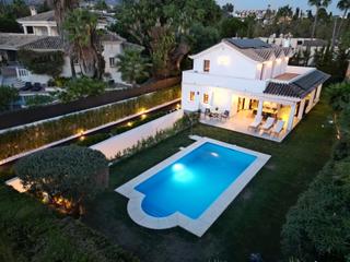 Maison à Auriga-nva andalucia h 16. Villa cisne  nueva villa en nueva andalucia