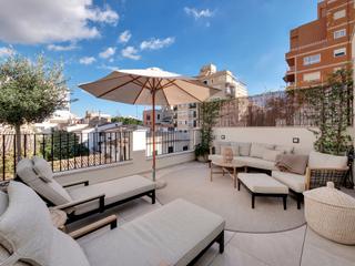 Rent Semi detached house in Despuig 44. Exclusiva casa adosada en alquiler
